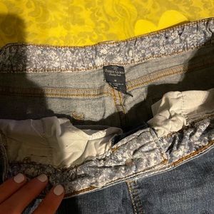 Size 16 cropped Jean. Capris used great shape